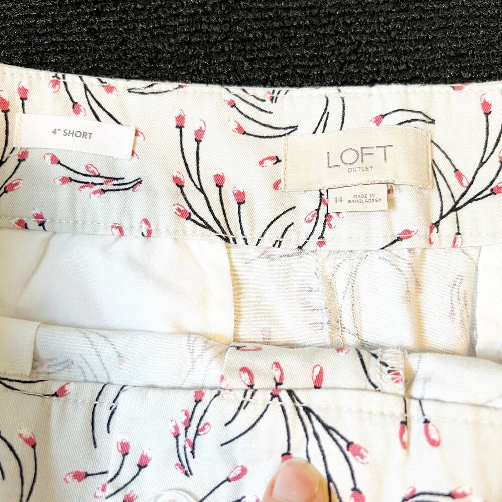 LOFT Chino Shorts 4" Inseam Floral Print Size 14 - Picture 4 of 5